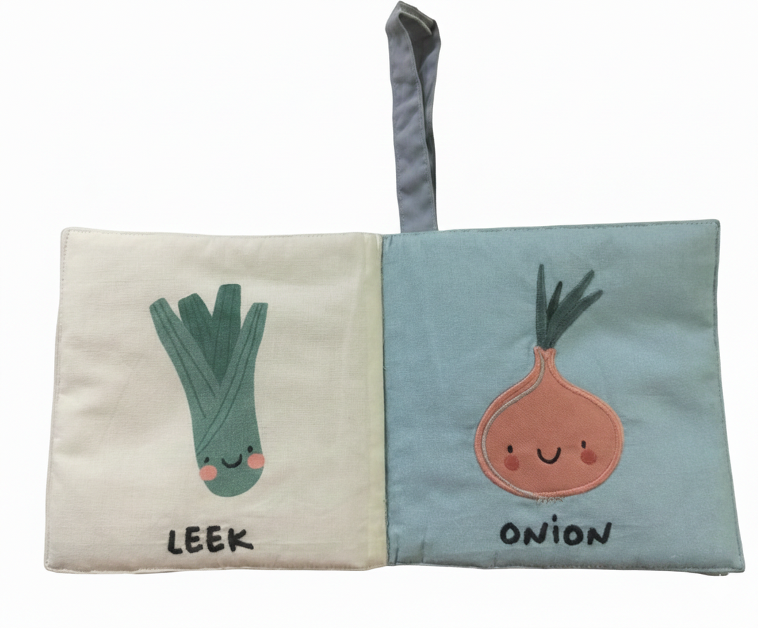 Sensorisches Stoffbuch mit Crinkle-Effekt VEGGIE PALS